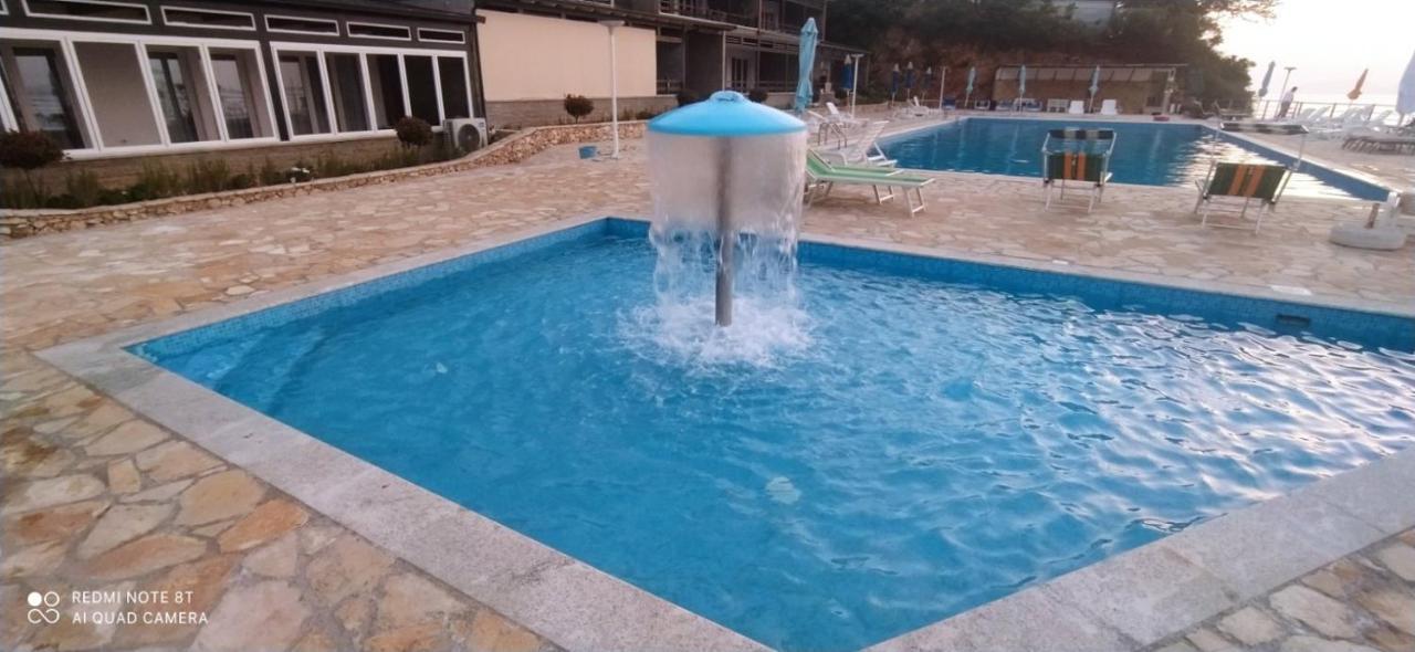 Matthews Beach House Vlore Ngoại thất bức ảnh
