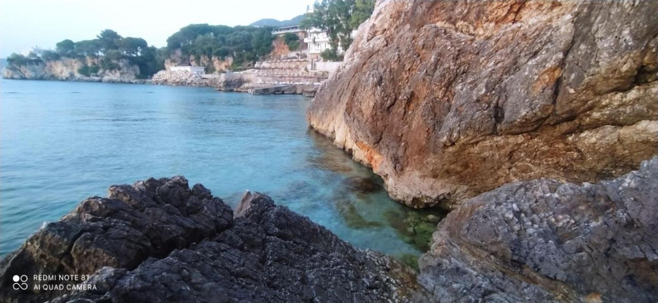 Matthews Beach House Vlore Ngoại thất bức ảnh