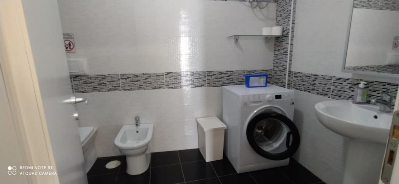 Matthews Beach House Vlore Ngoại thất bức ảnh