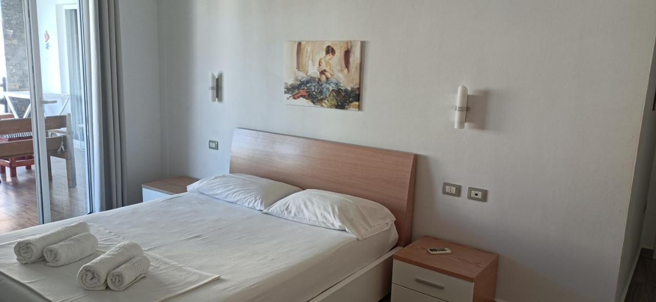 Matthews Beach House Vlore Ngoại thất bức ảnh