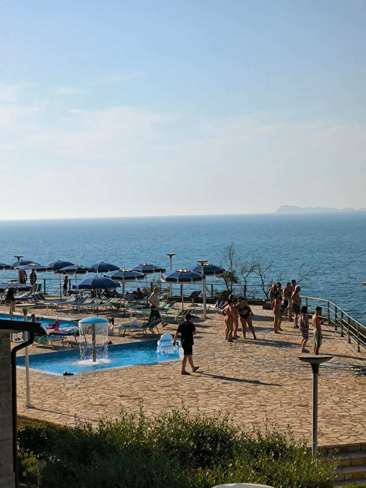 Matthews Beach House Vlore Ngoại thất bức ảnh