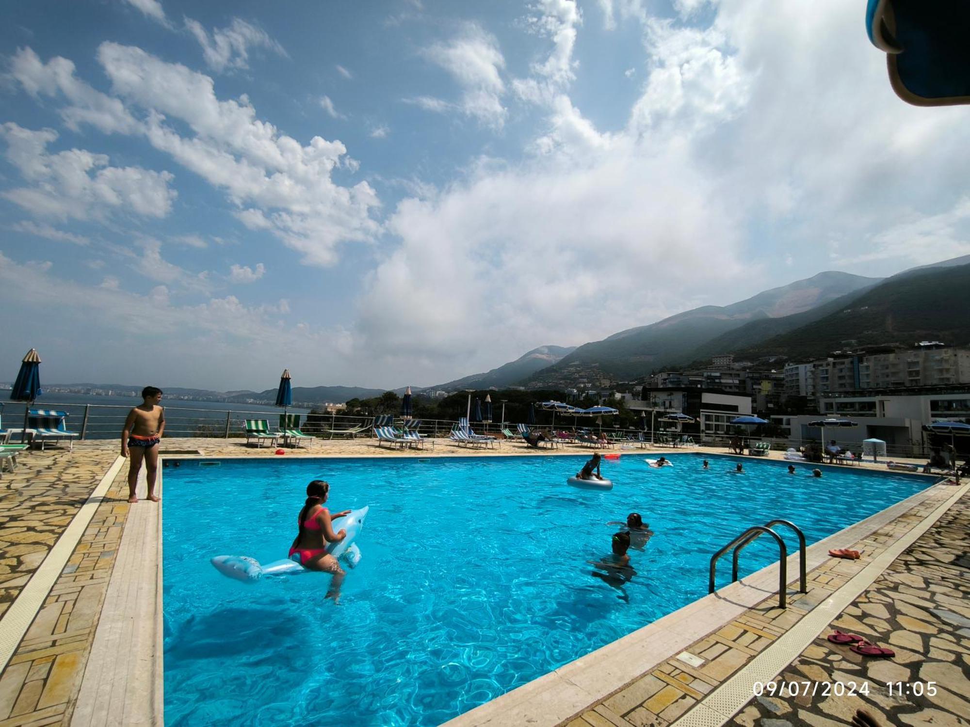 Matthews Beach House Vlore Ngoại thất bức ảnh