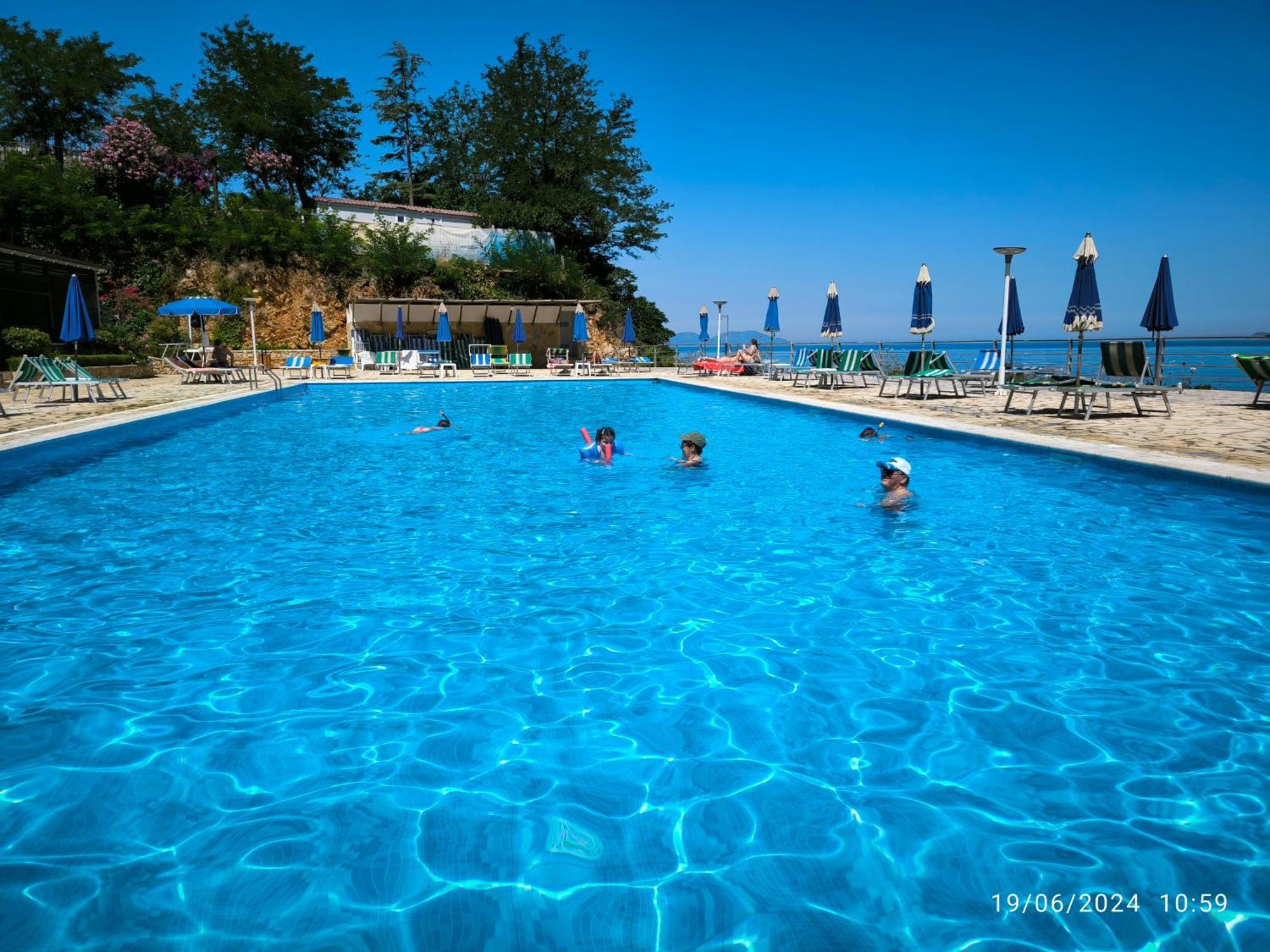 Matthews Beach House Vlore Ngoại thất bức ảnh