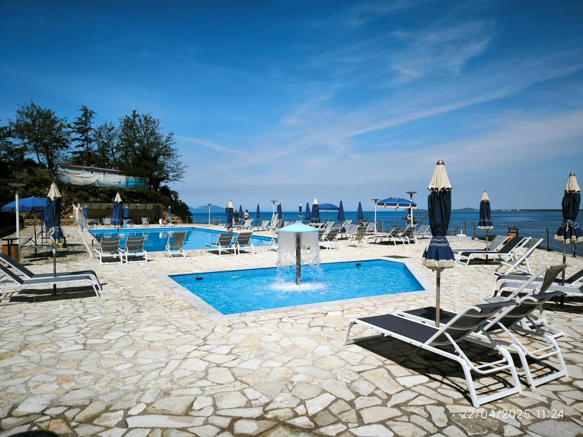Matthews Beach House Vlore Ngoại thất bức ảnh